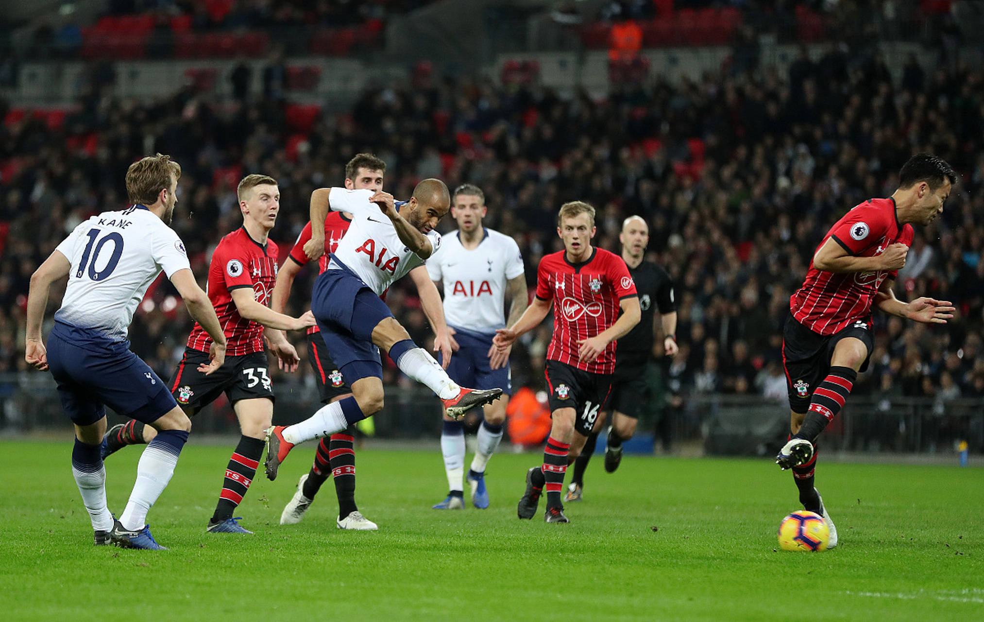 整的阵容迎 整的阵容迎