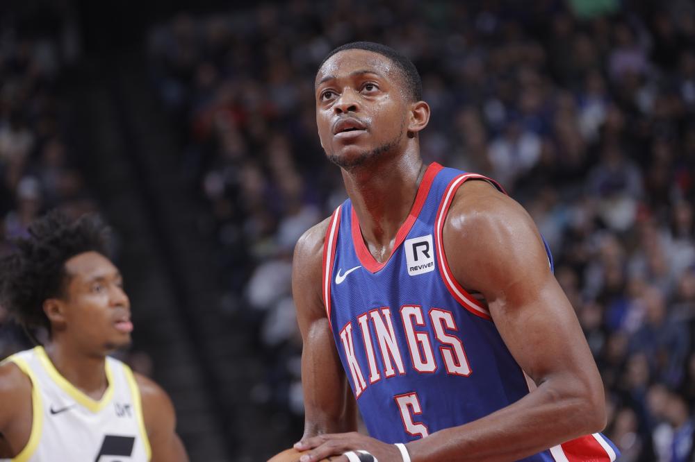 全队共拿下 全队共拿下