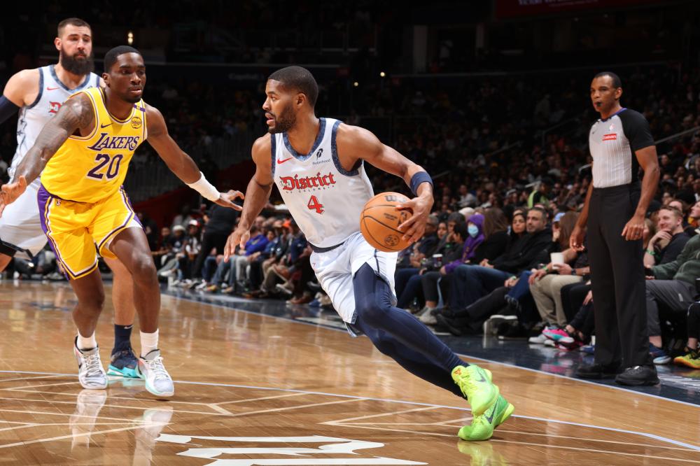 等方面占据 等方面占据