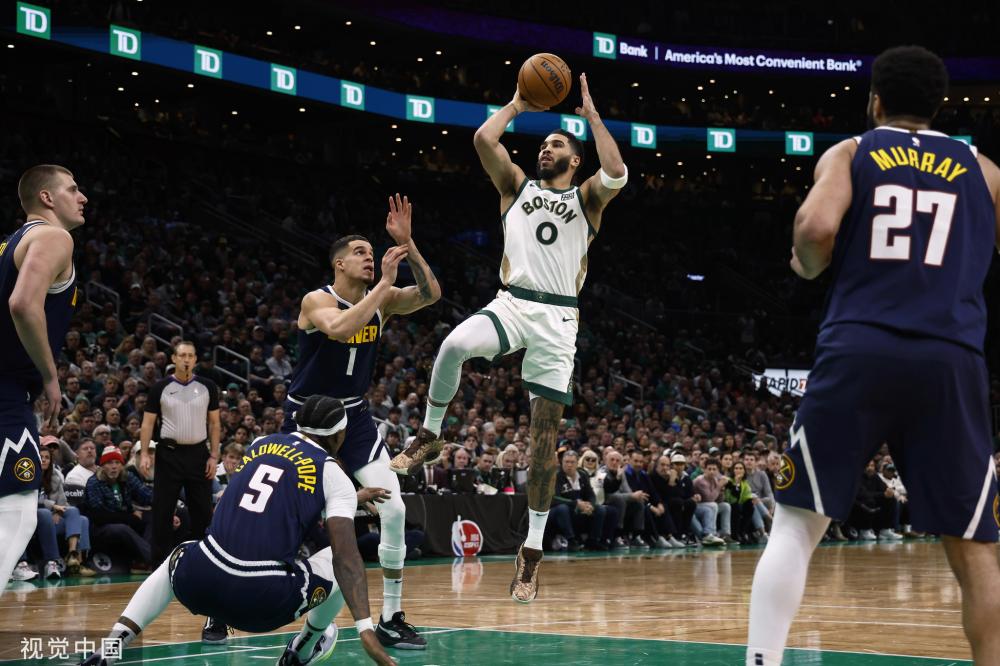 简单的发球 简单的发球